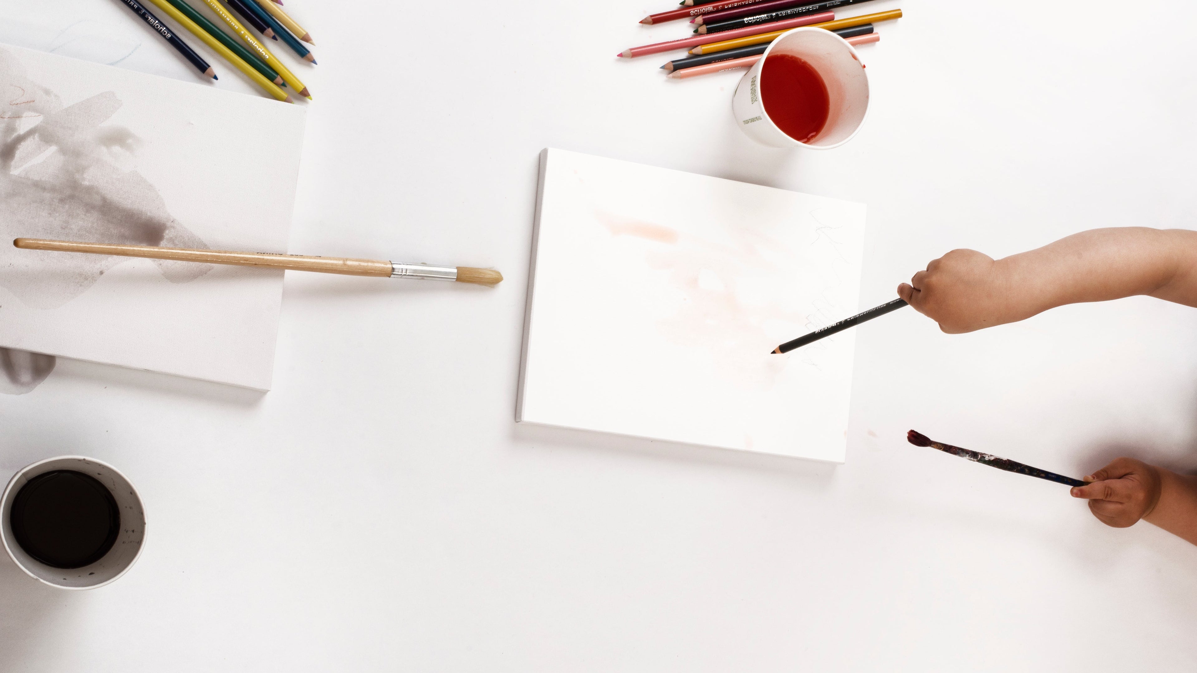 Carnet de gratitude pour enfants Yorokobi Journeys – parent et enfant qui écrivent ensemble, moment de joie et de confiance